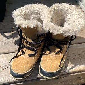 Sorel Tivoli style Women’s Winter Boots - Size 8.5
